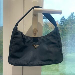 SOLD ❤️ Authentic Prada Nylon Handbag